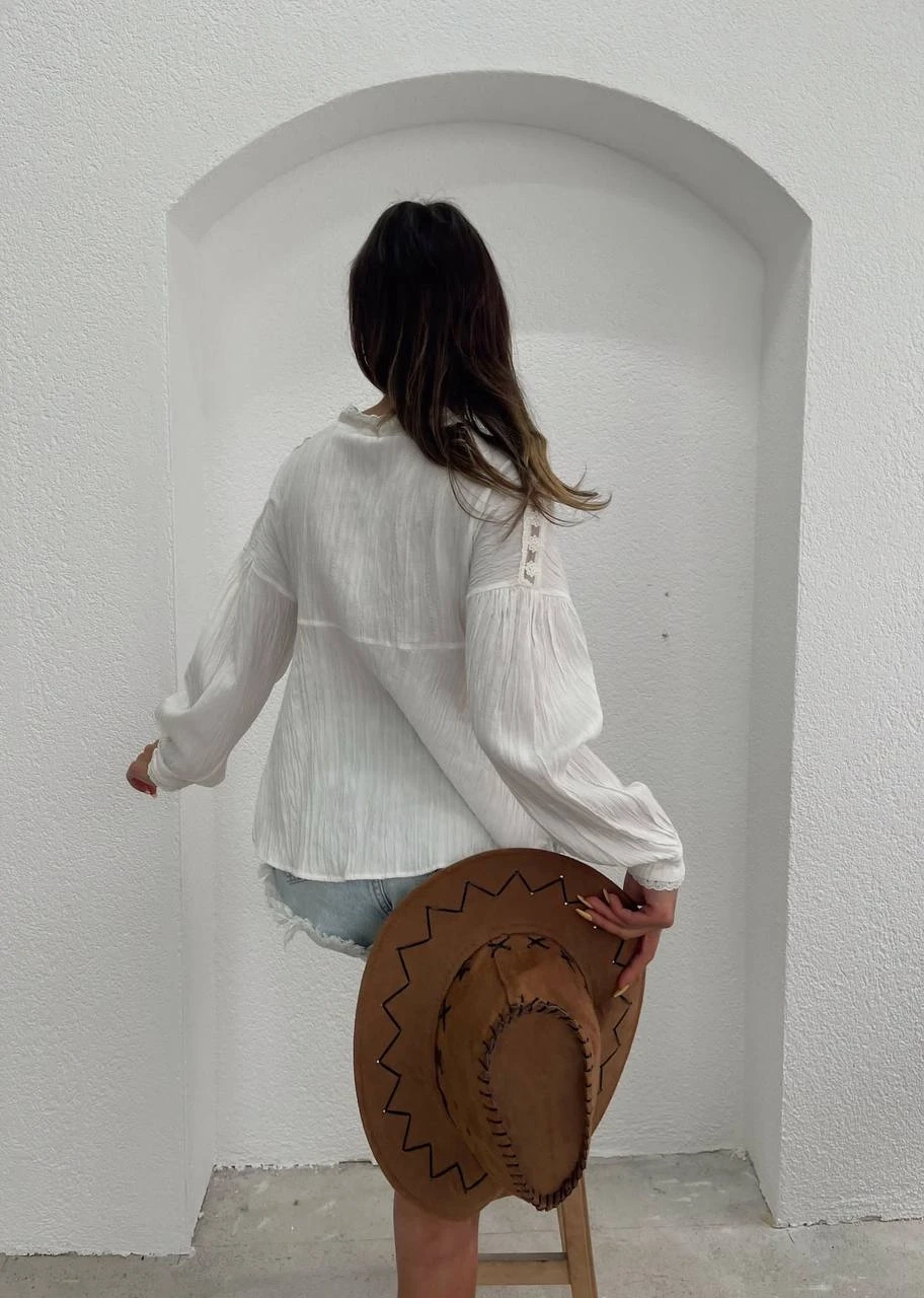 Keten Kumaş Dantel Detaylı Gömlek