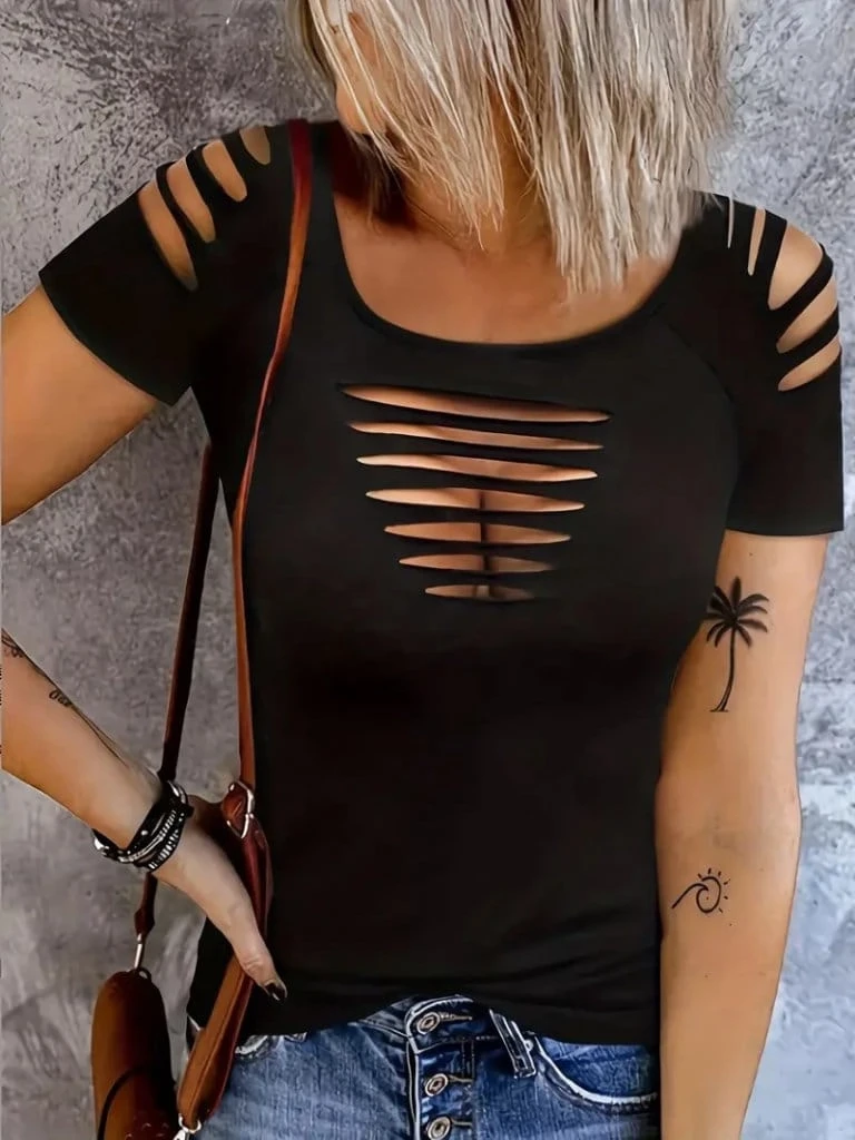 Omuz ve Göğüs Kesik Detay Viskon Bluz