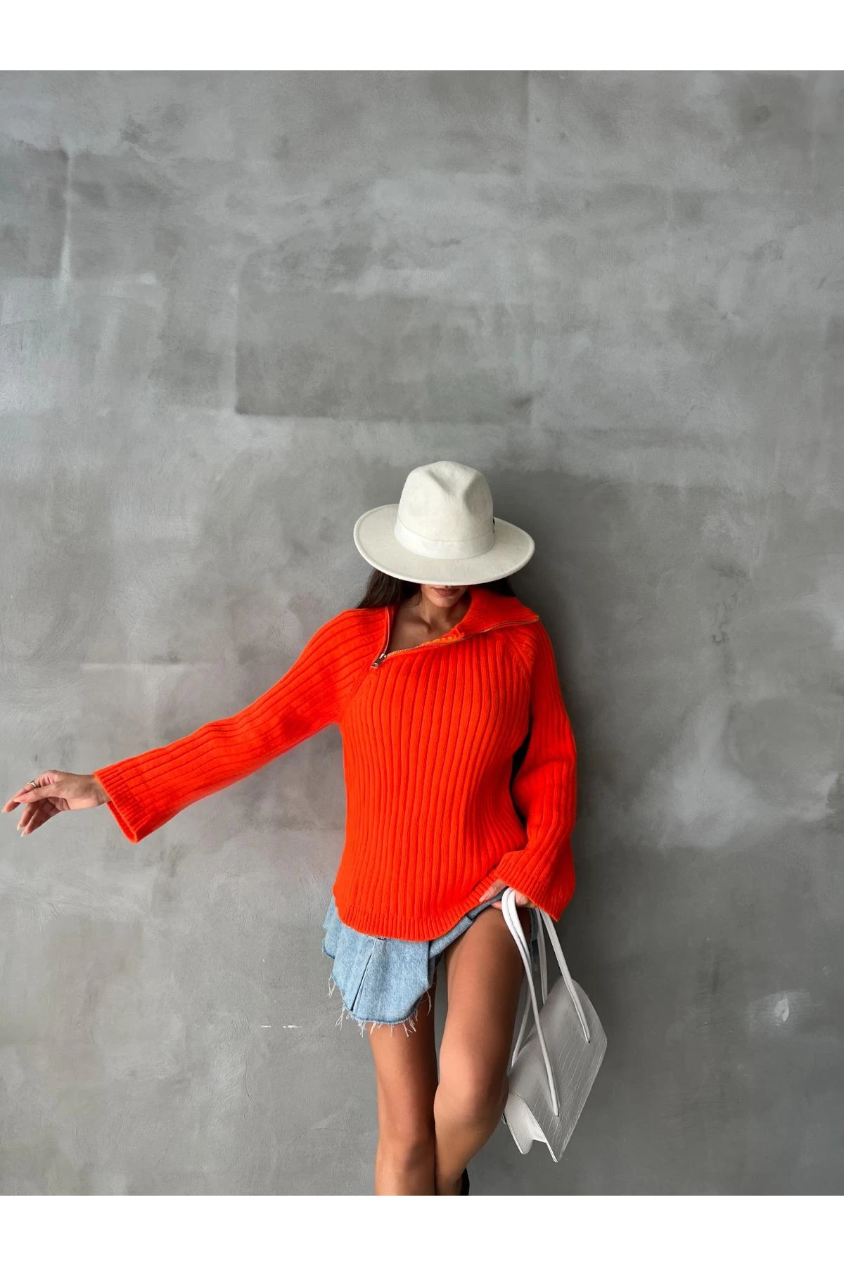 Yakasi Fermuarli Triko Kazak