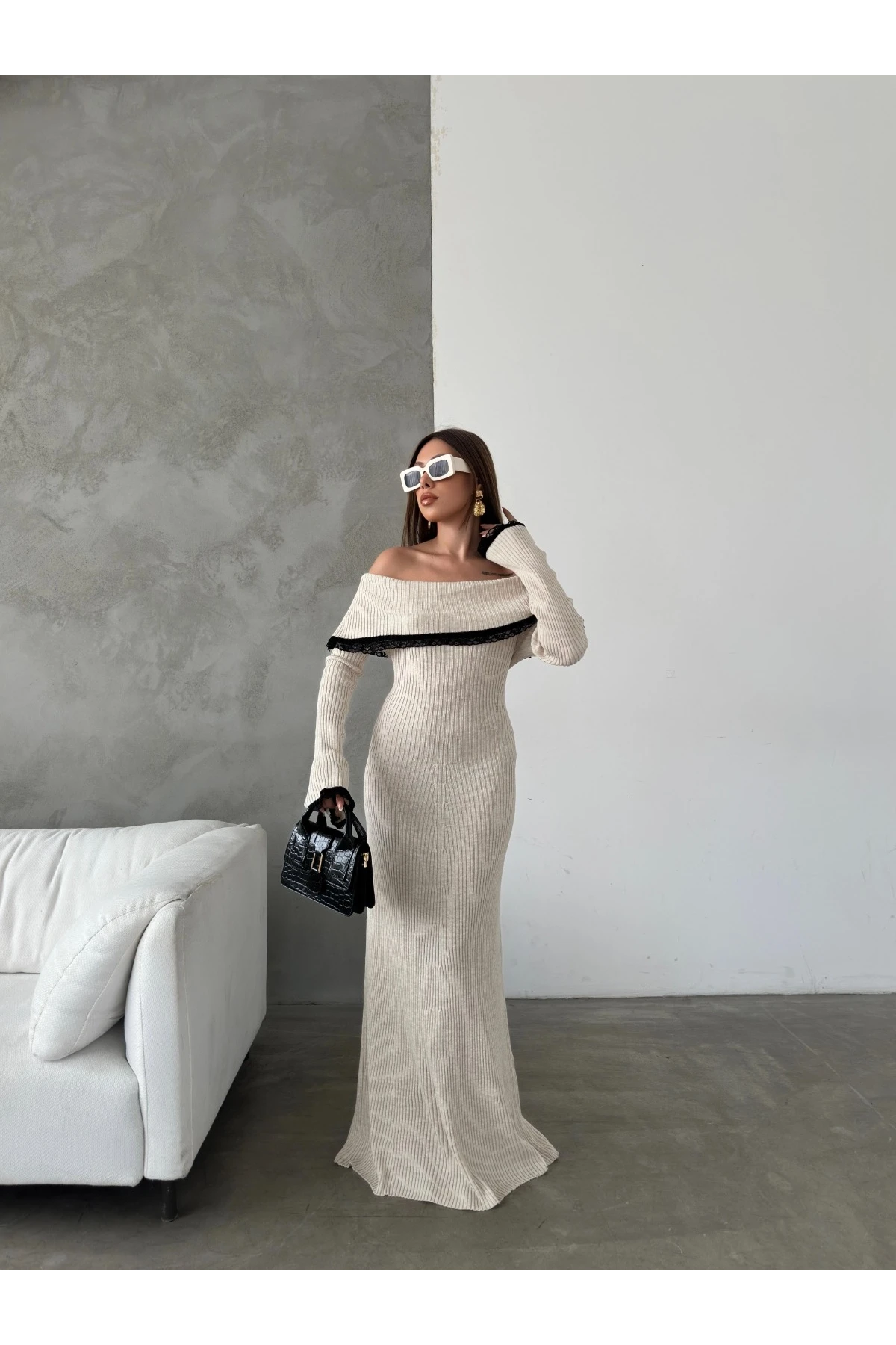 Dantel Detaylı Elbise