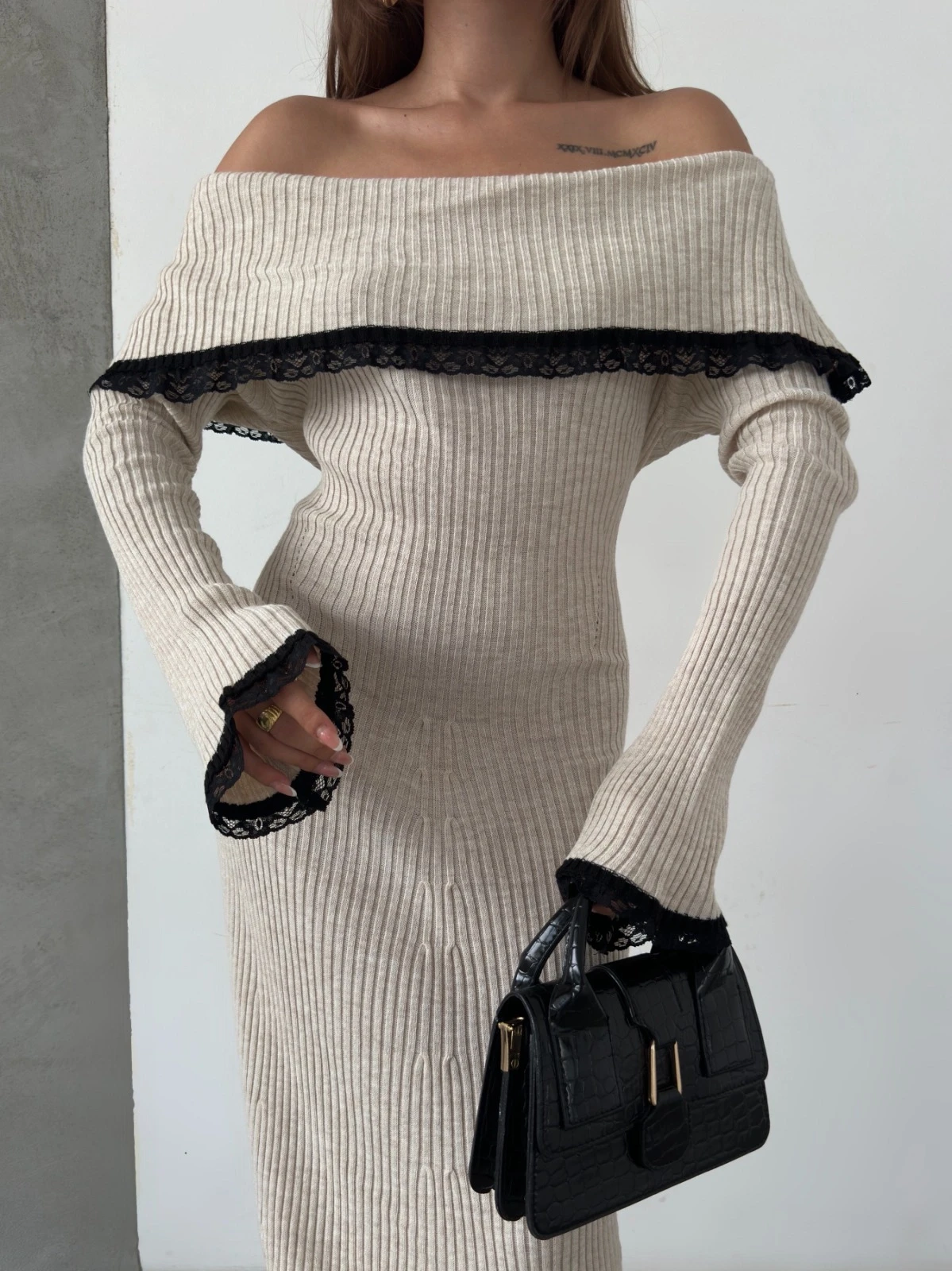 Dantel Detaylı Elbise