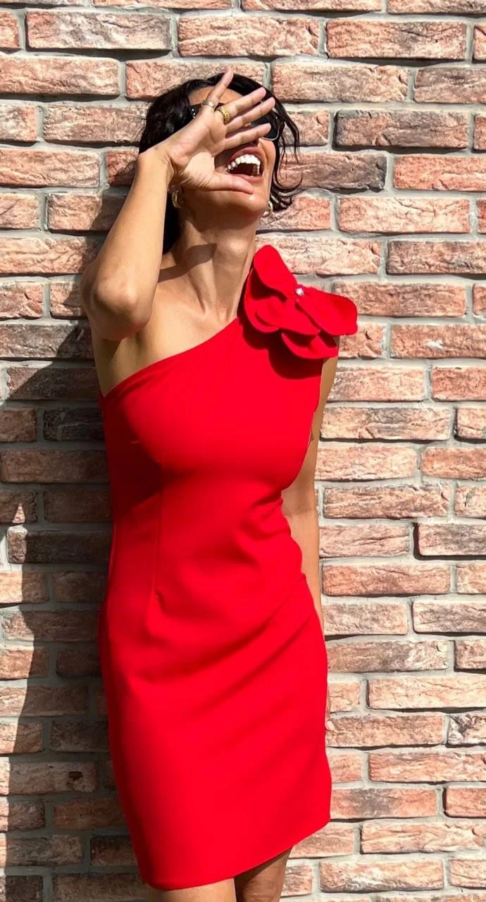 İthal Atlas Kumaş Tek Omuz Gül  Aksesuarlı Elbise