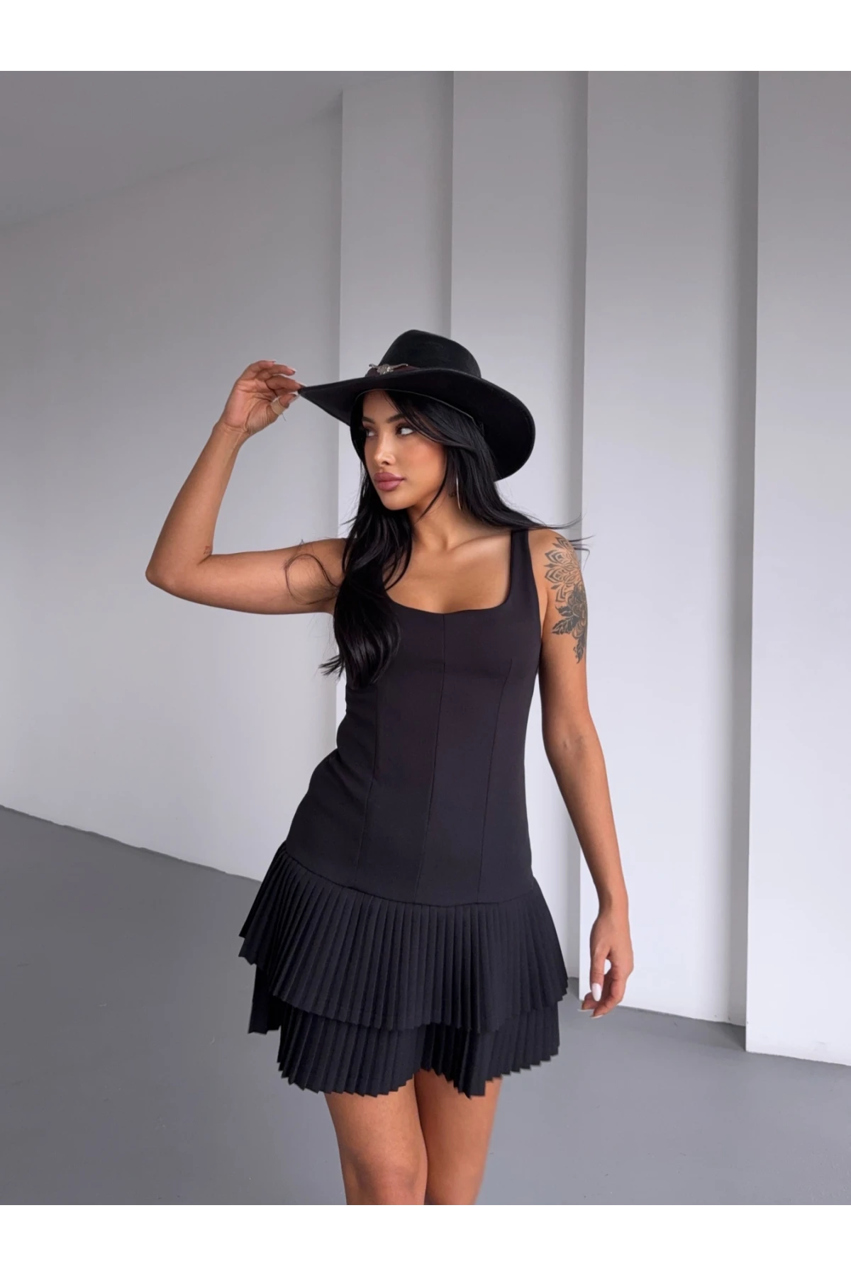 İthal Dabıl Kumaş Piliseli Z@ra@ Model Elbise ** İçi şortludur