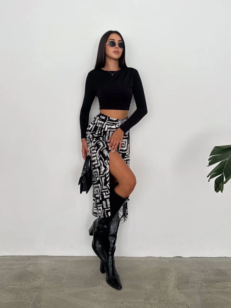 Kristal Kumaş Yırtmaçlı Etek