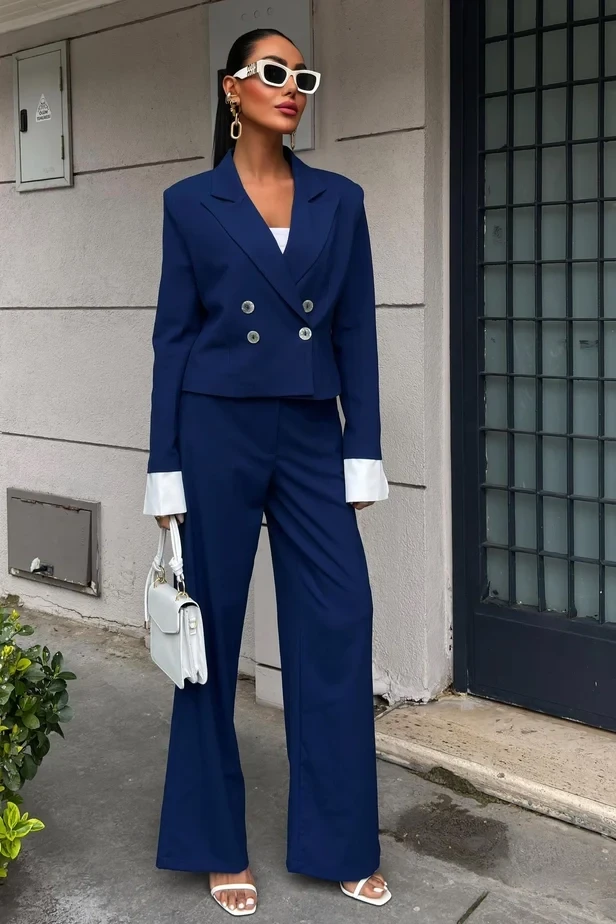 Manşetleri Garnili Kruvaze Ceketli Takım Lacivert