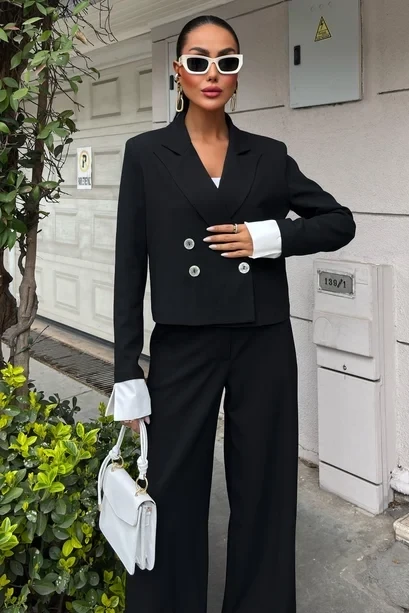 Manşetleri Garnili Kruvaze Ceketli Takım Siyah