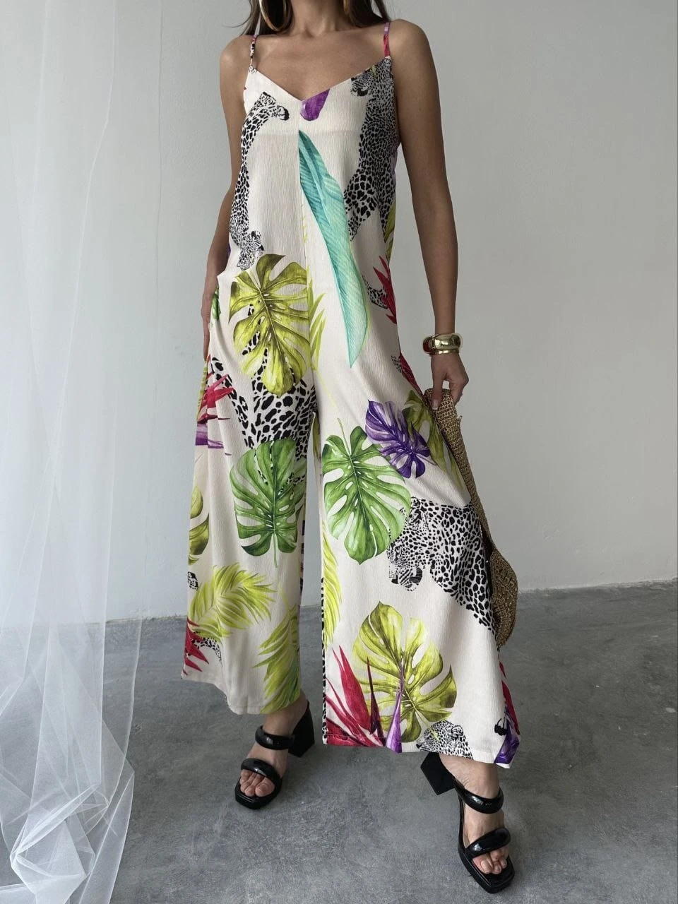 Tropikal Desen Ayarlanabilir İp Askılı Tulum