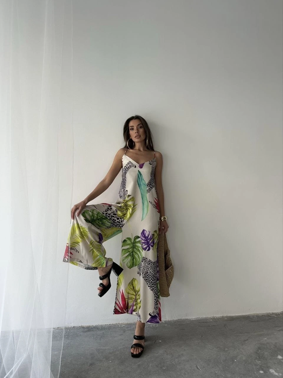 Tropikal Desen Ayarlanabilir İp Askılı Tulum