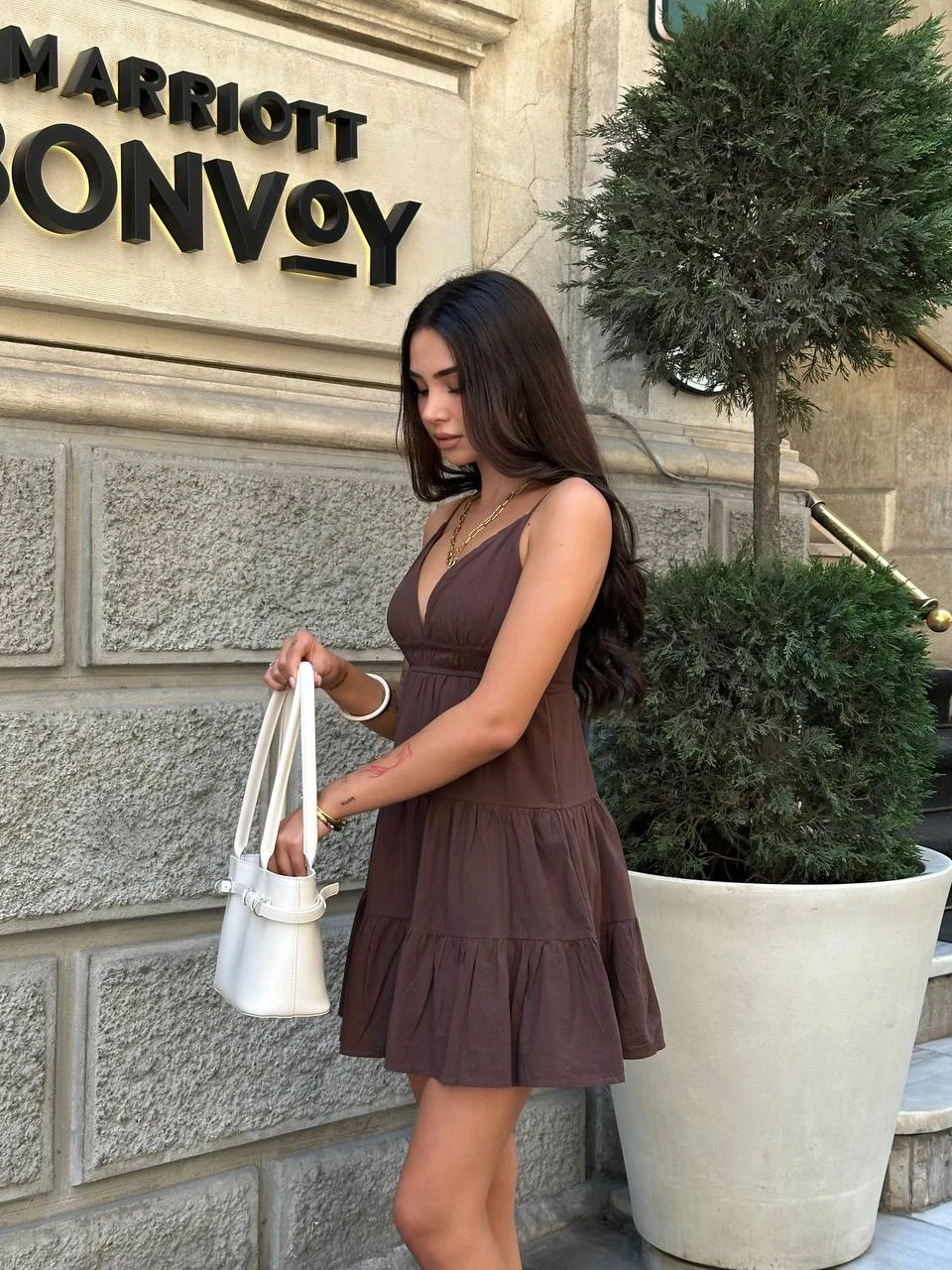 Arkası Bağlama Askılı Keten Elbise Kahve