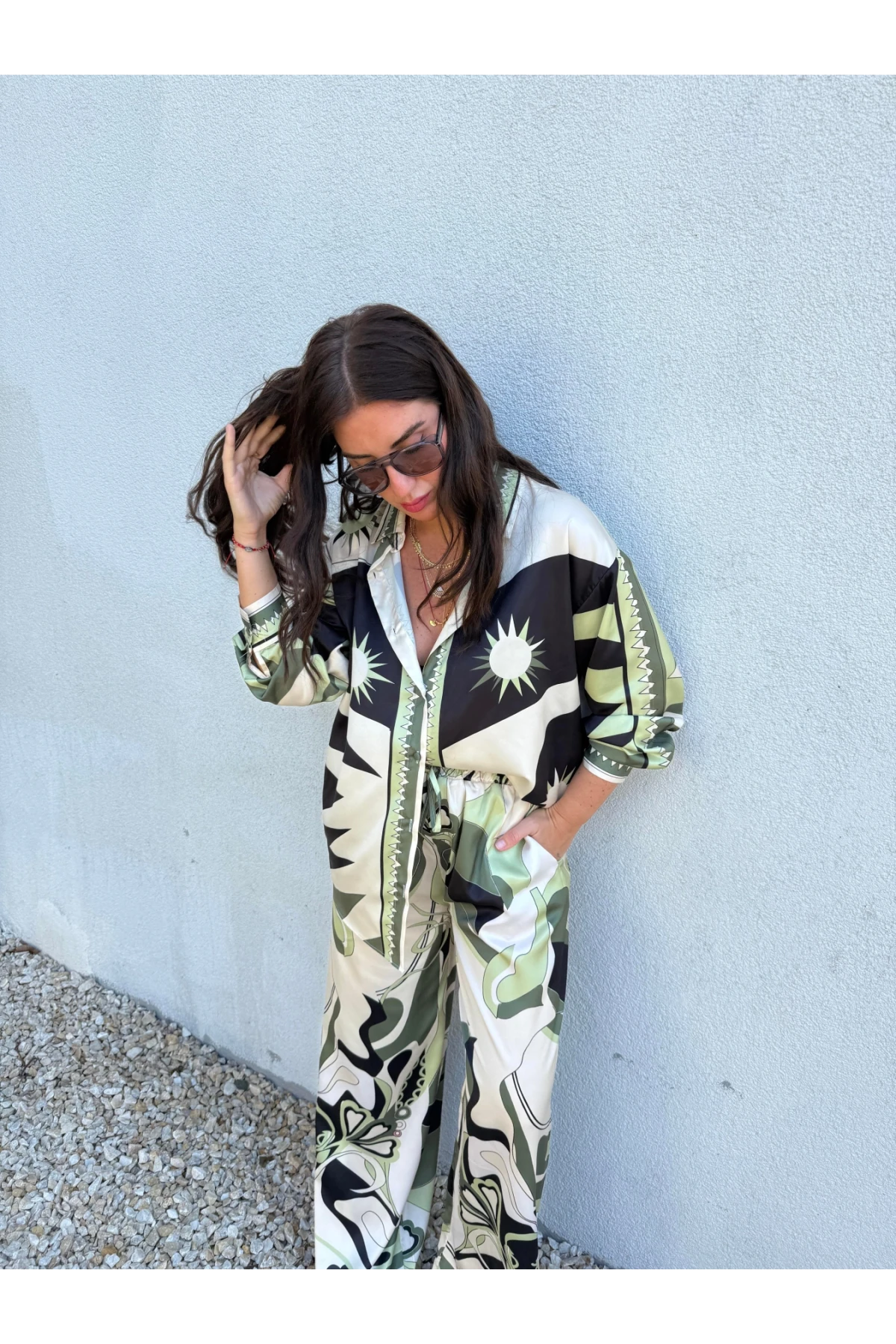 Beli Lastikli Tasarım Desen Saten Takım