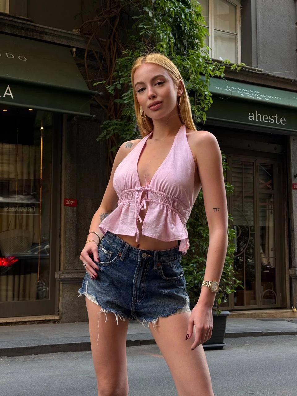 Boyundan Bağlamalı Sırtı Açık Keten Bluz