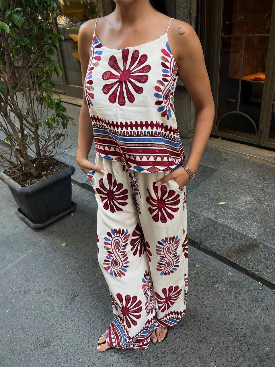 Desenli Kolsuz Üst ve Pantalon Takım Bordo