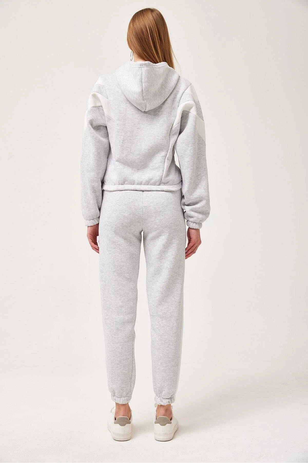 Gri Renk Bloklu Eşofman Takımı