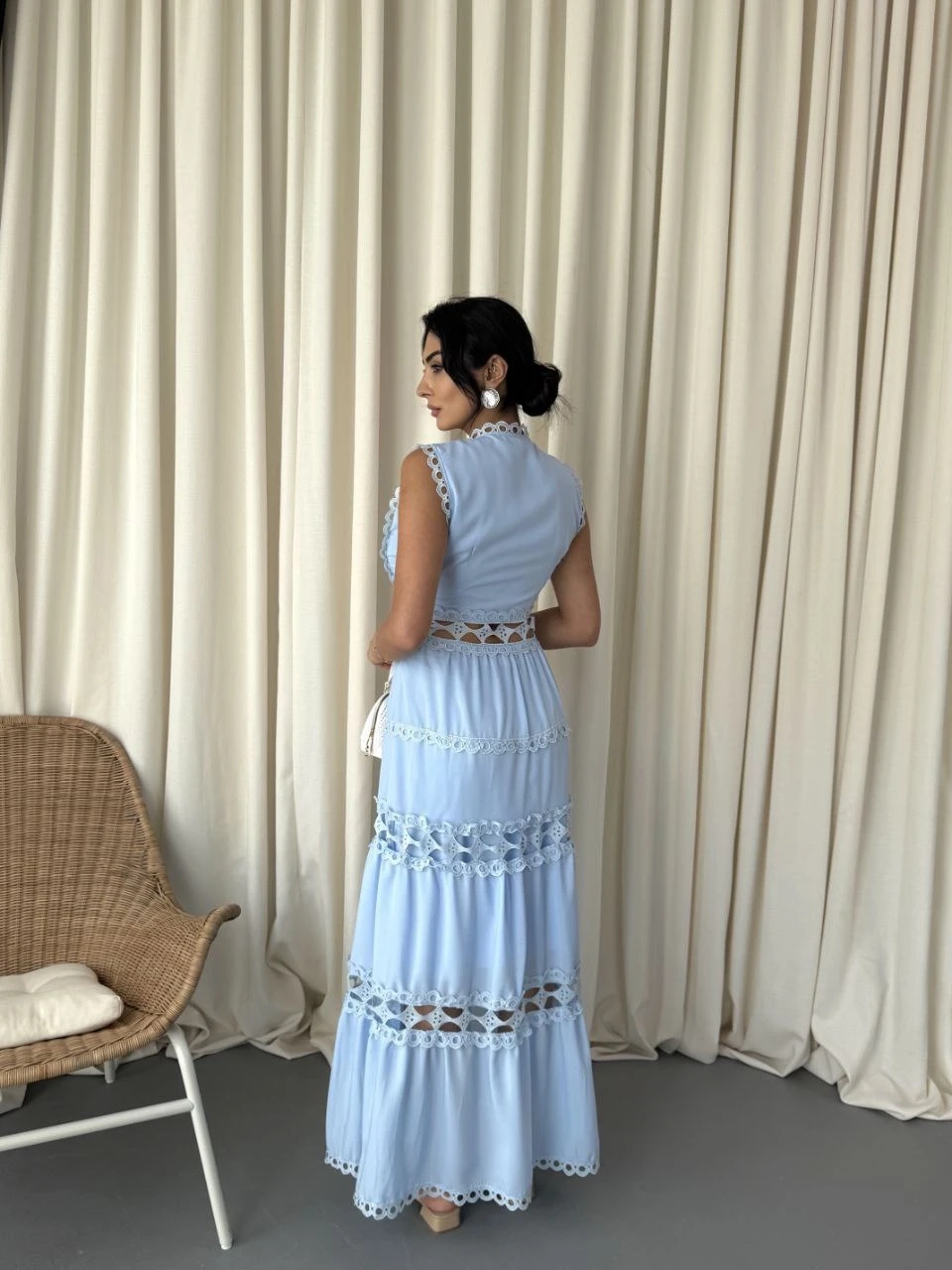 Güpür Dantel Detaylı Krep Kumaş Astarlı Elbise