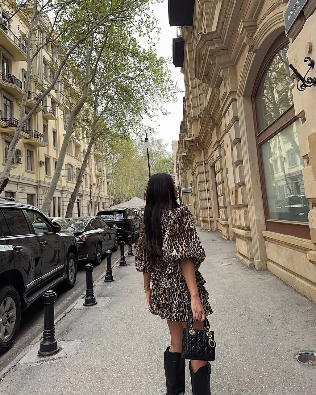 İthal Dijital Baskılı Saten Kumaş Volanlı Mini Elbise