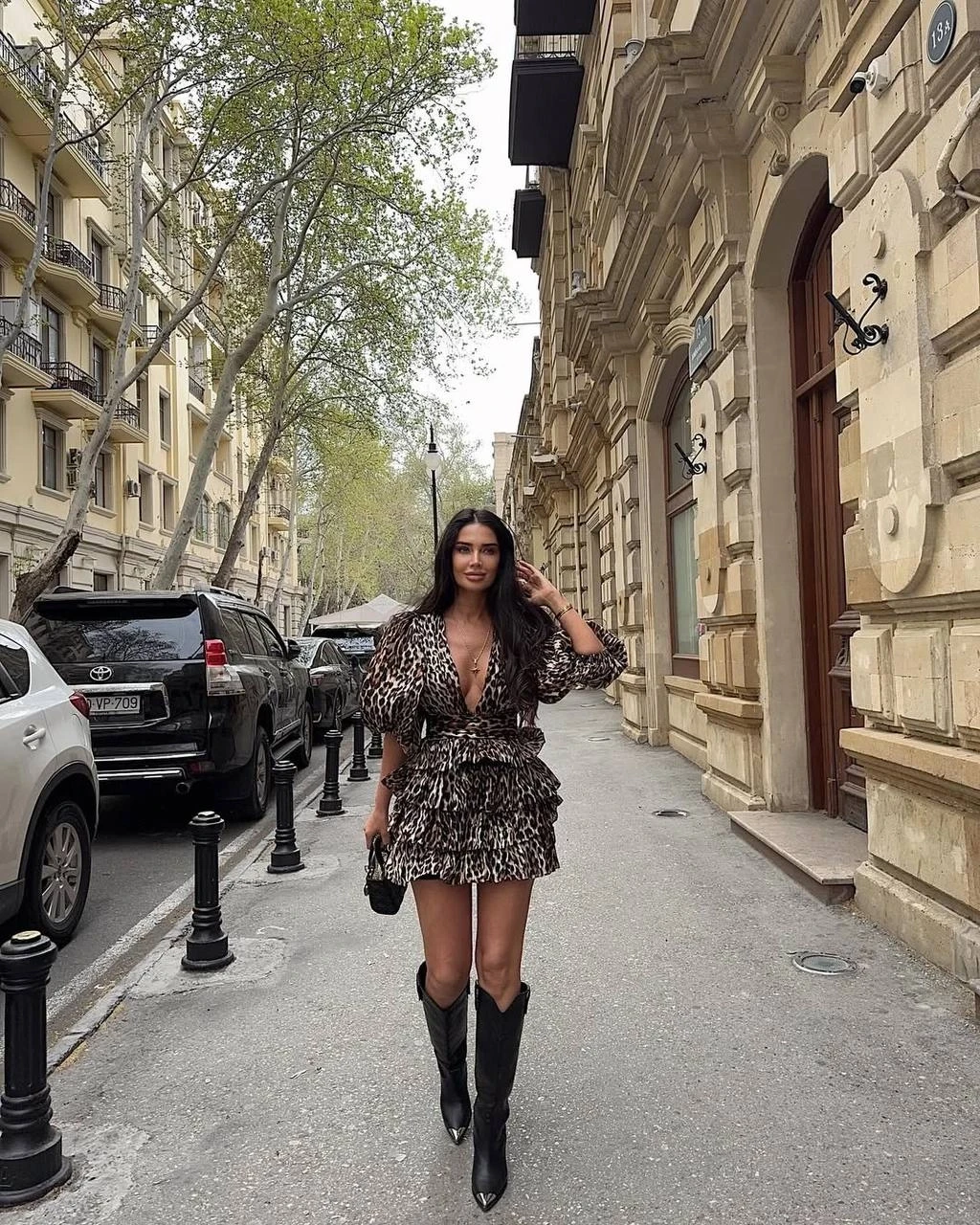 İthal Dijital Baskılı Saten Kumaş Volanlı Mini Elbise