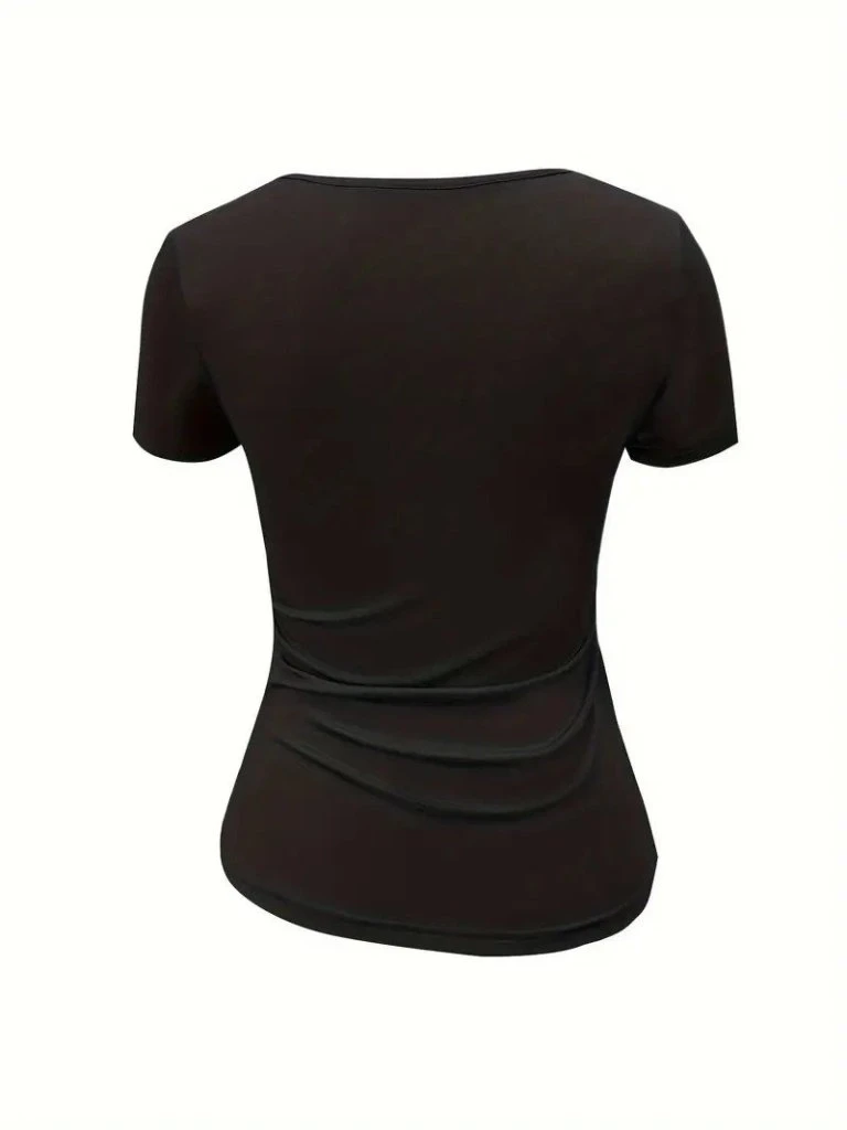 Kısa Kollu Yakası Açık Lazer Kesik Detaylı Viskon Bluz