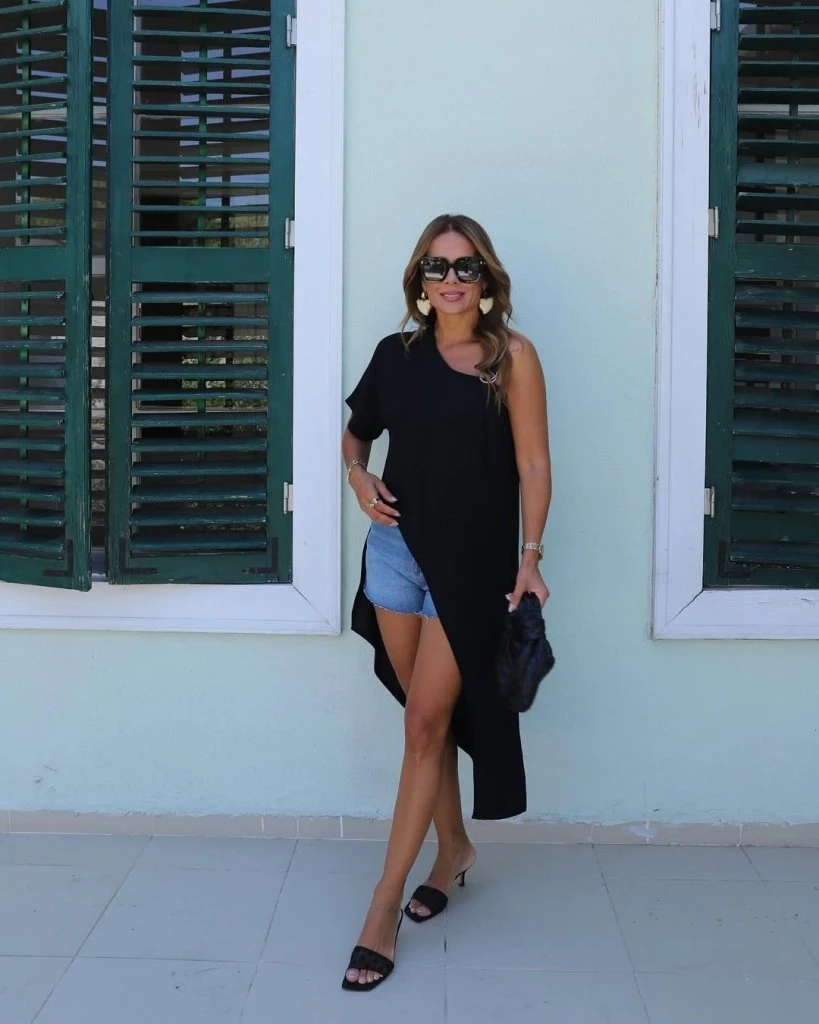 Kadın Tek Omuzu Açık Askılı Asimetrik Kesim Detaylı Bluz