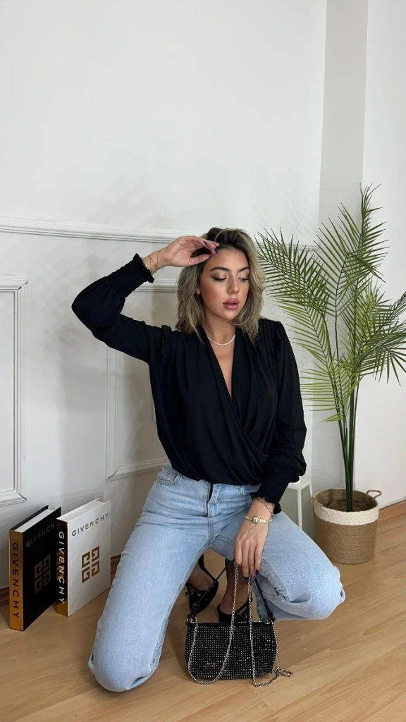 Uzun Kollu Dökümlü Kruvaze Yaka Kol Ucu Gipeli Sandy Bluz