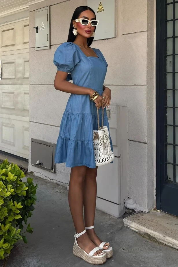 Kare Yakalı ve Gipe Detaylı Tensel Elbise