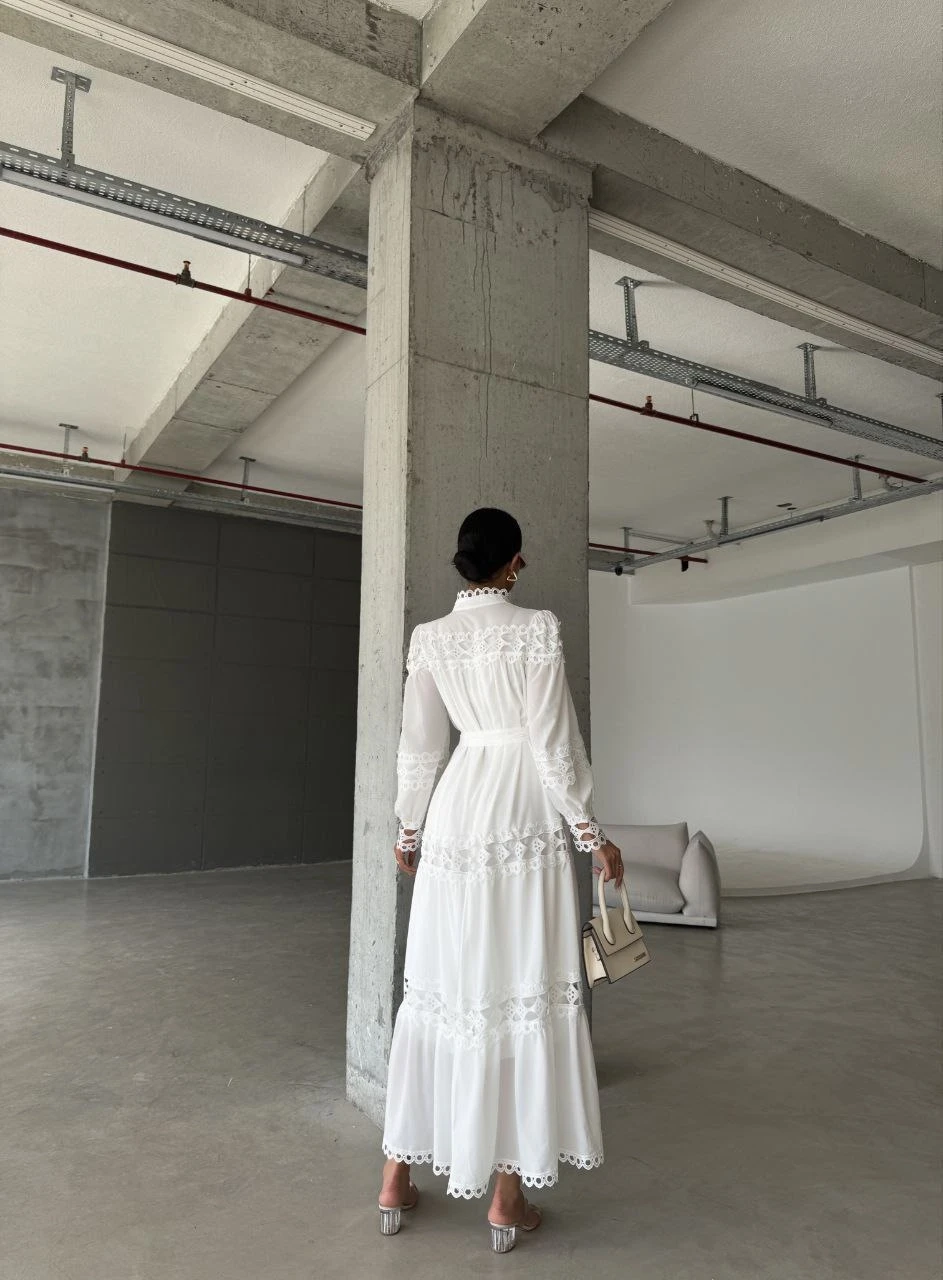 Krep Kumaş Dantel Detay Astarlı Elbise Beyaz