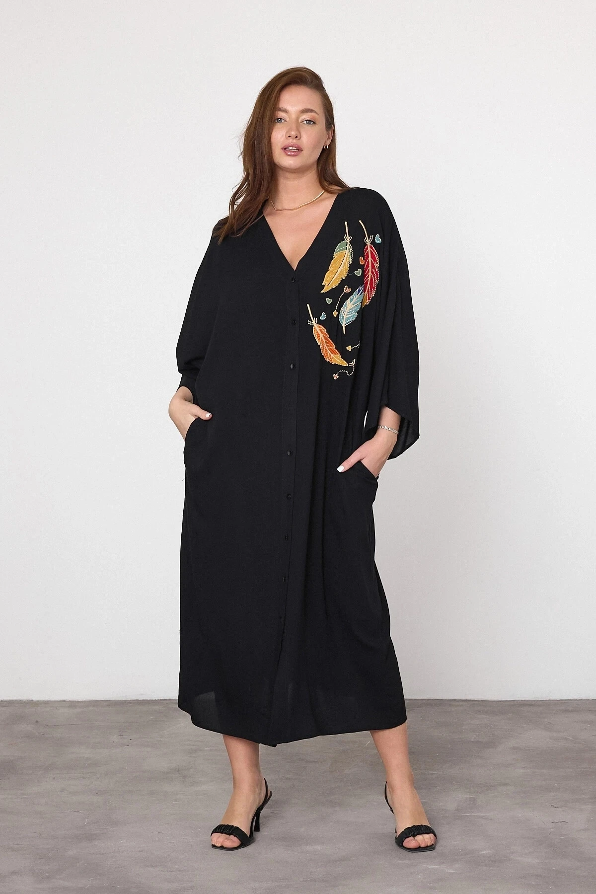 Nakış İşlemeli Dokuma Viskon Elbise