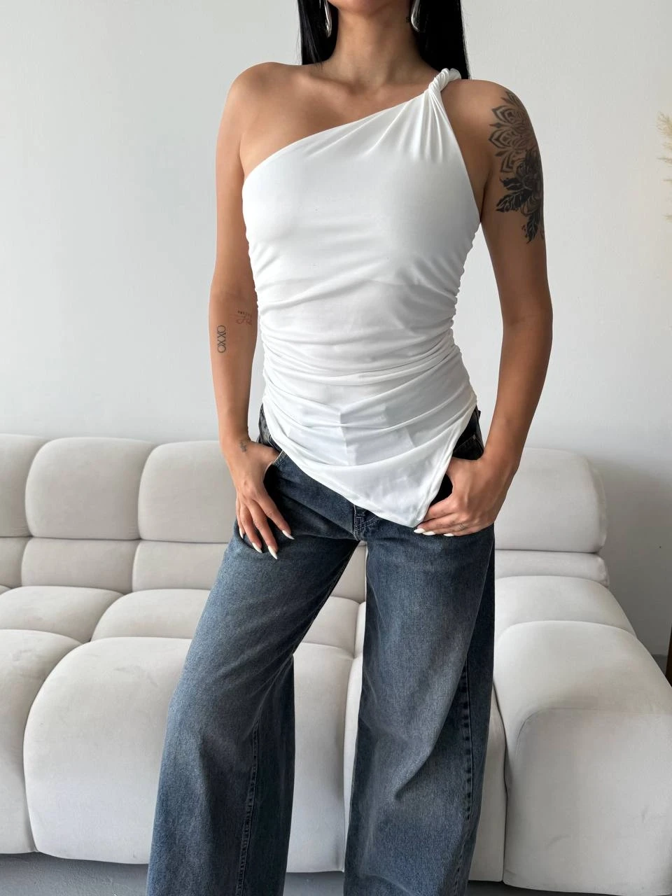 Omuz Detay Tasarım Bluz Beyaz