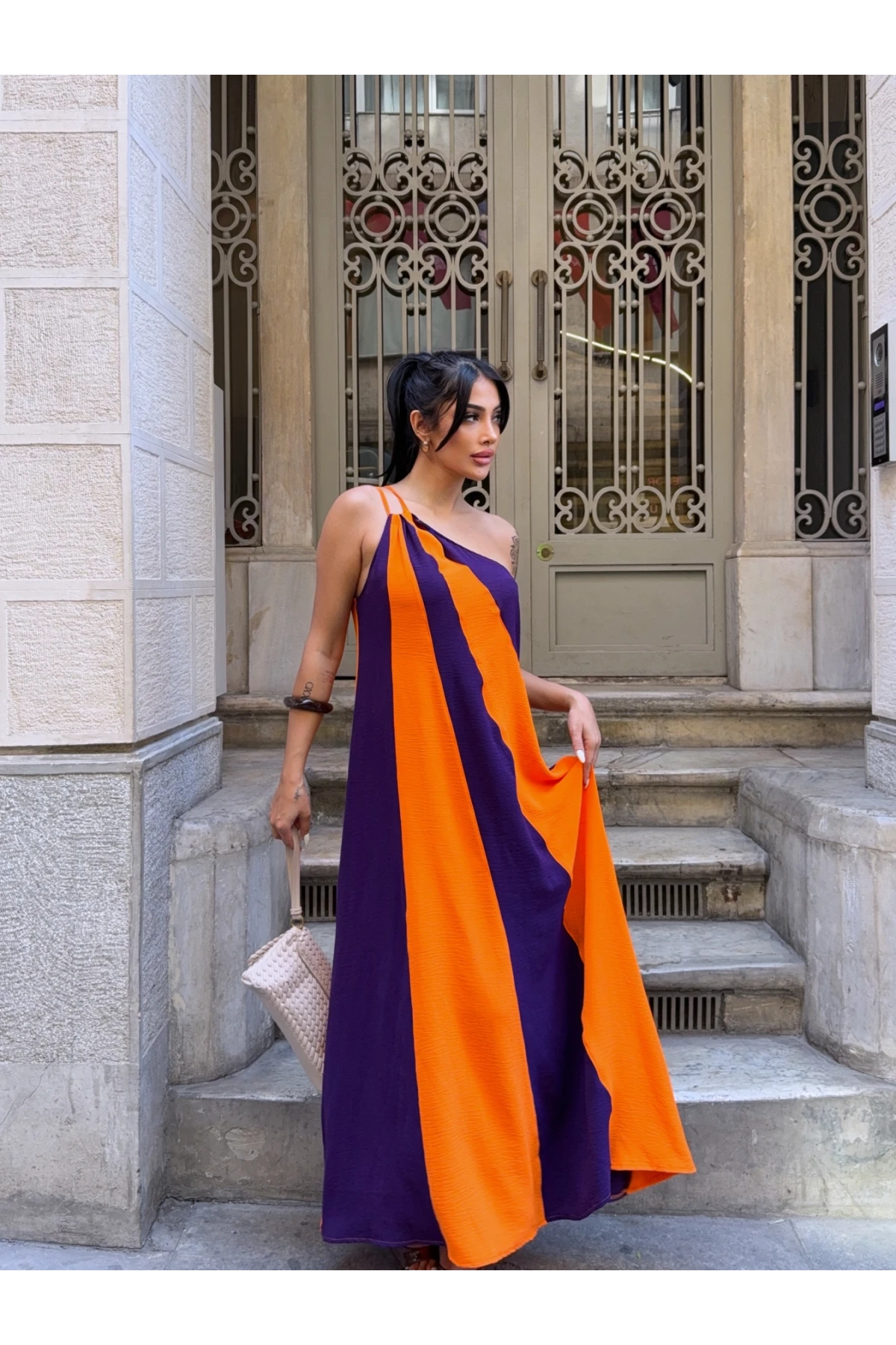 Parçalı Omuz Detay Elbise