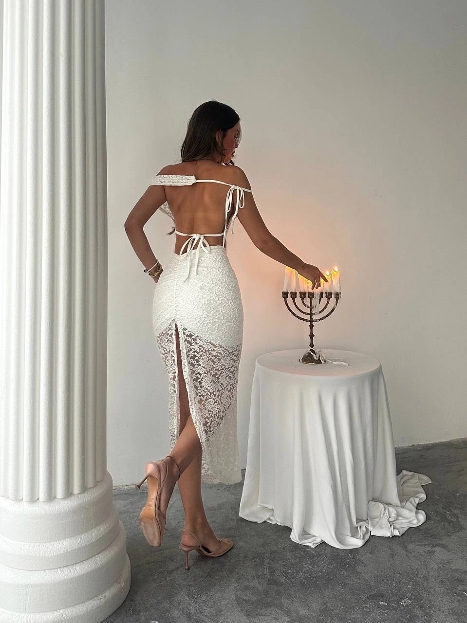 Sırt Bağlama Detay Tasarım Güpür Takım Beyaz