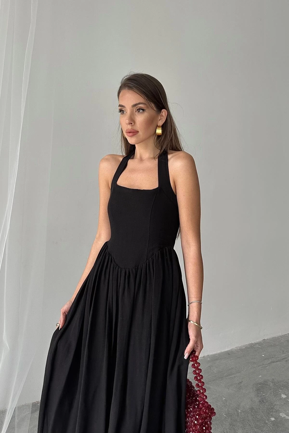 Siyah Boyundan Bağlamalı Keten Elbise