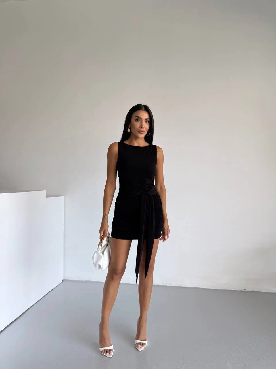 Siyah Kuşak Detaylı Elbise