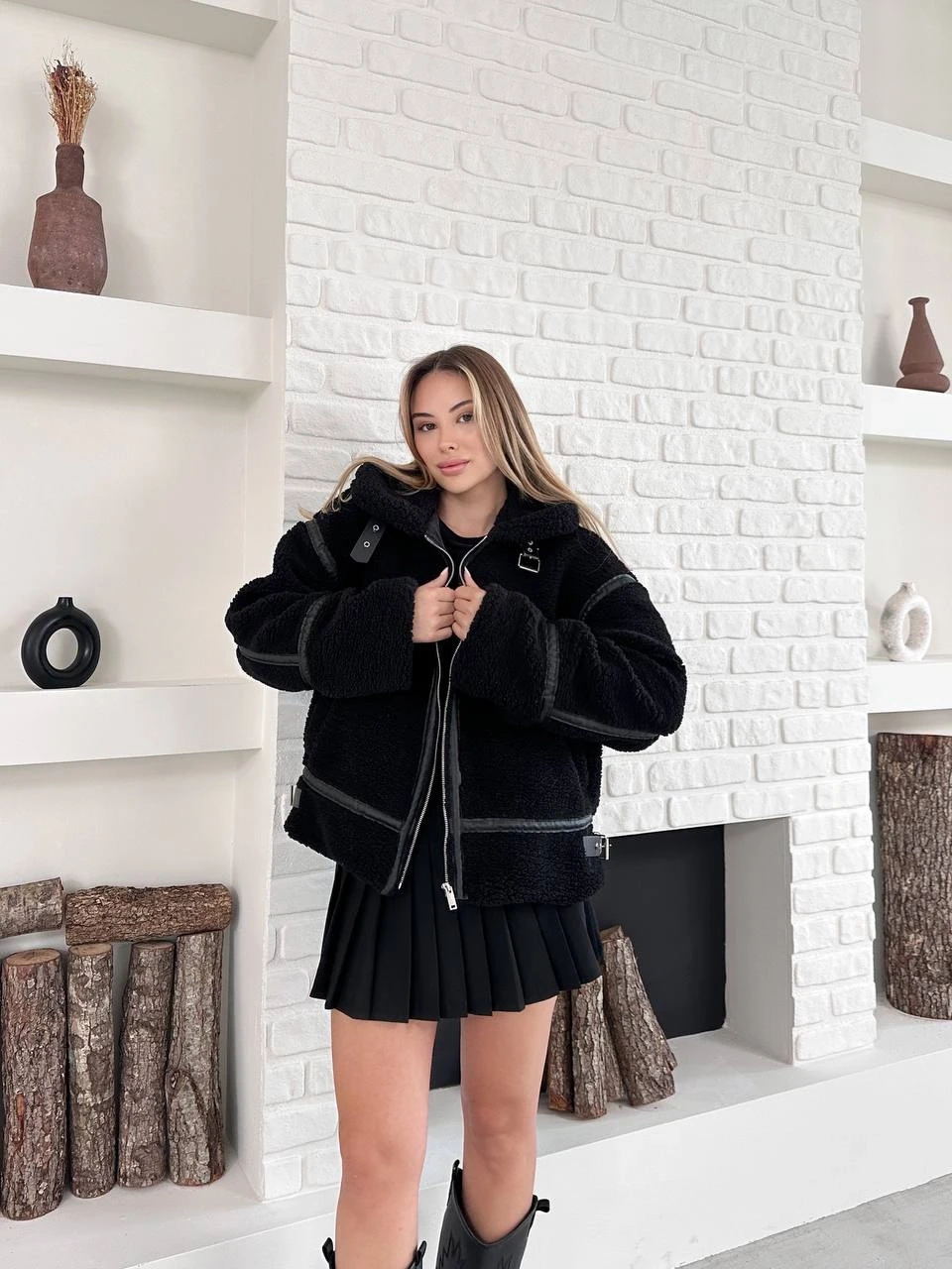 Siyah Oversize Toka Detay Peluş Kaban