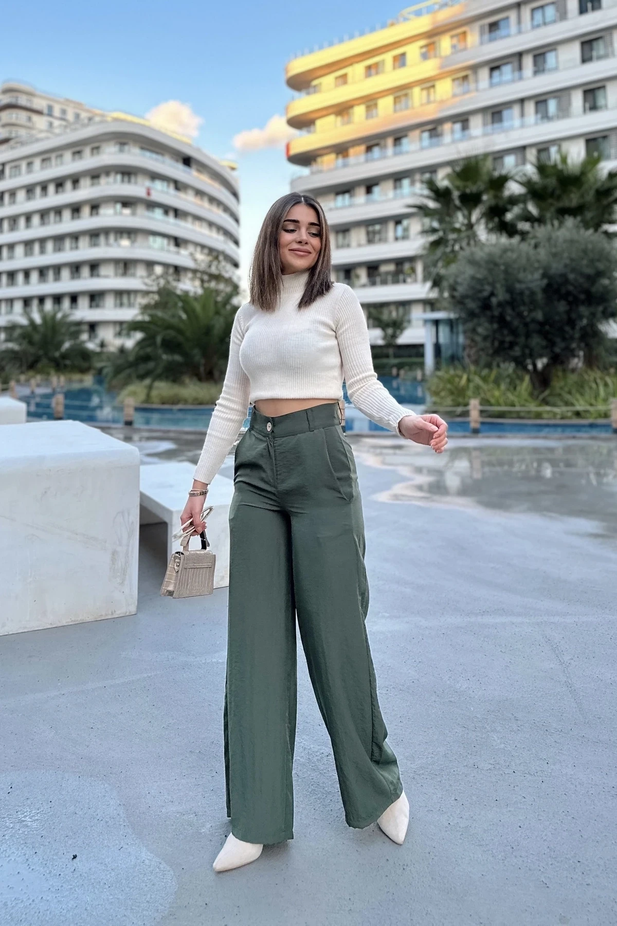 Yüksek Bel Cepli Bol Paça Pantalon