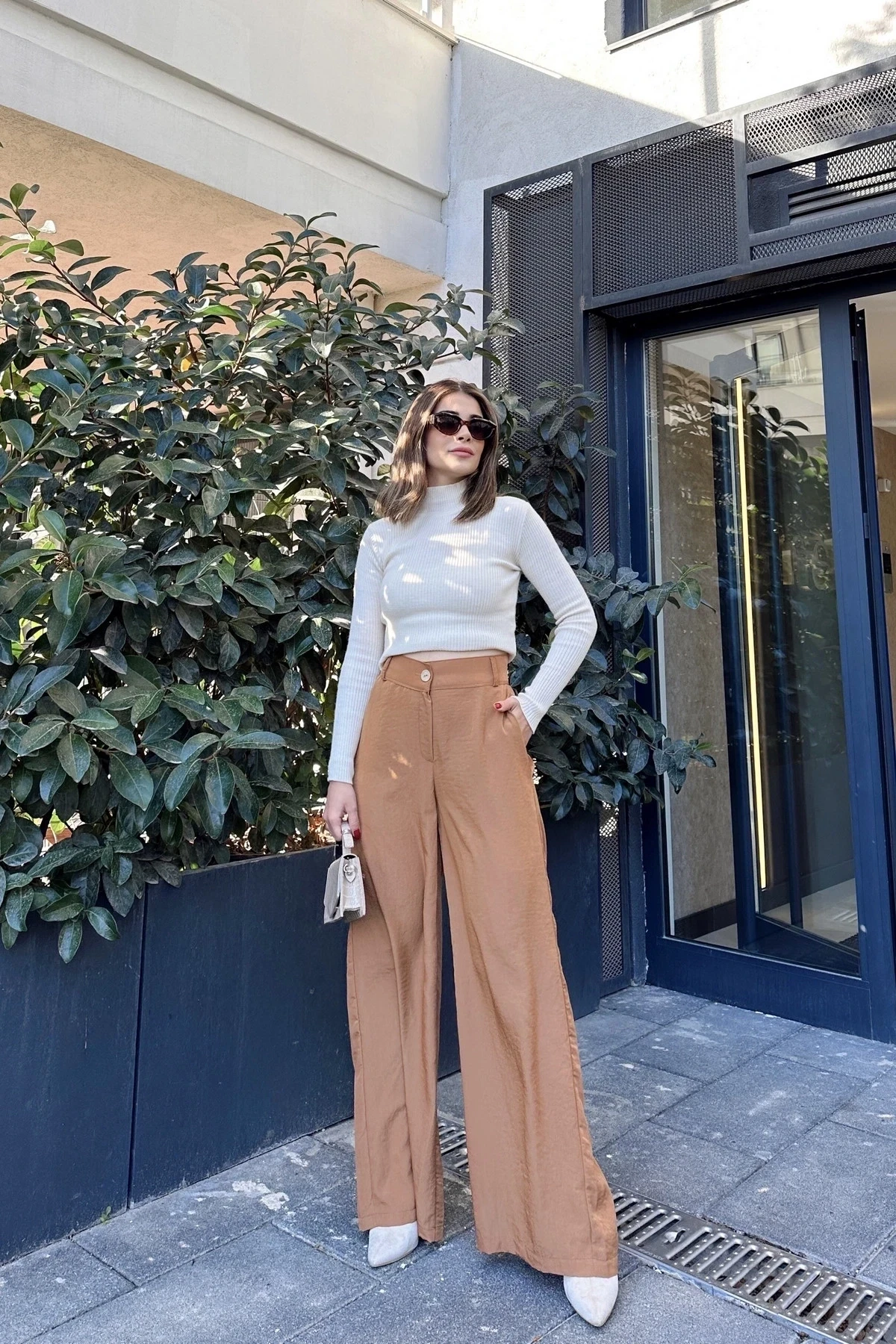 Yüksek Bel Cepli Bol Paça Pantalon