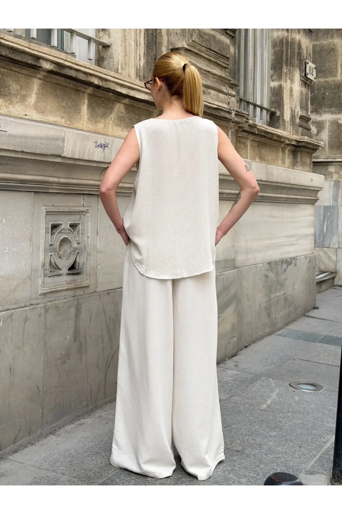 Askılı İp Bağlamalı Yanı Düğme Detaylı Keten Takım