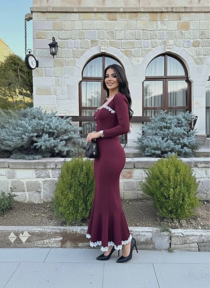 Atlas Kumaş Güpür Dantel Detay Midi Boy Elbise