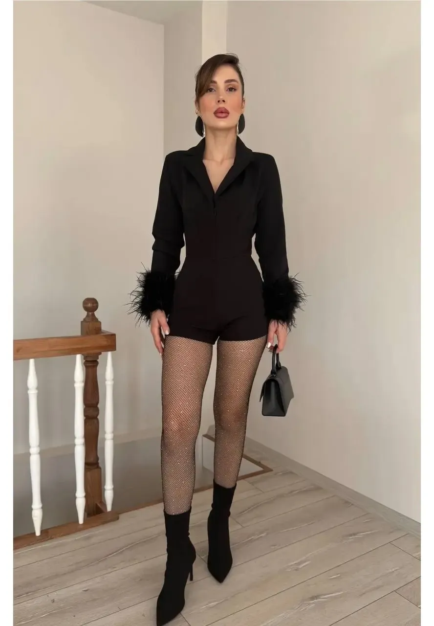 Atlas Kumaş Tüy Detaylı Mini Şort Tulum