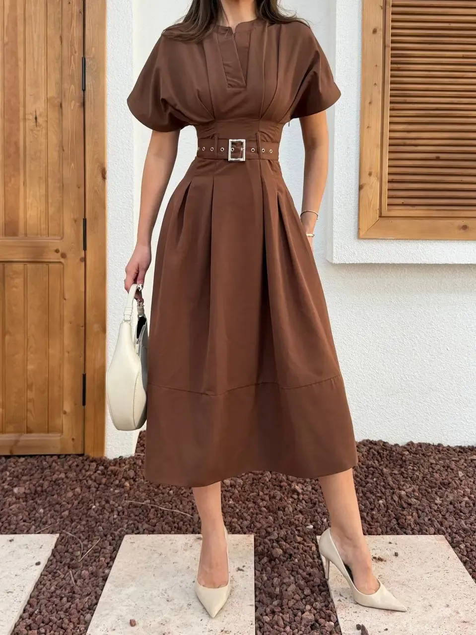 Bel Kemer Detaylı Kısa Kol Elbise Kahve