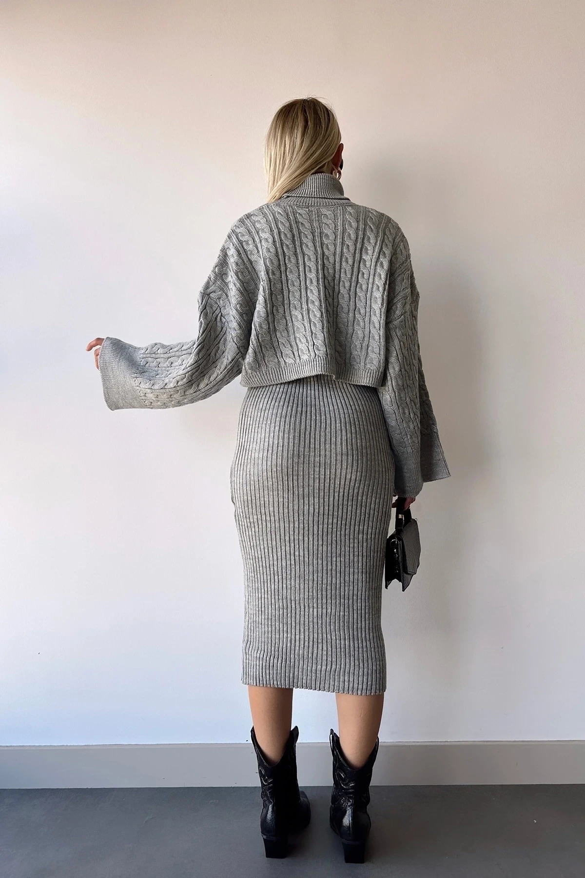 Boğazlı Crop Kazak Triko Elbise Takım