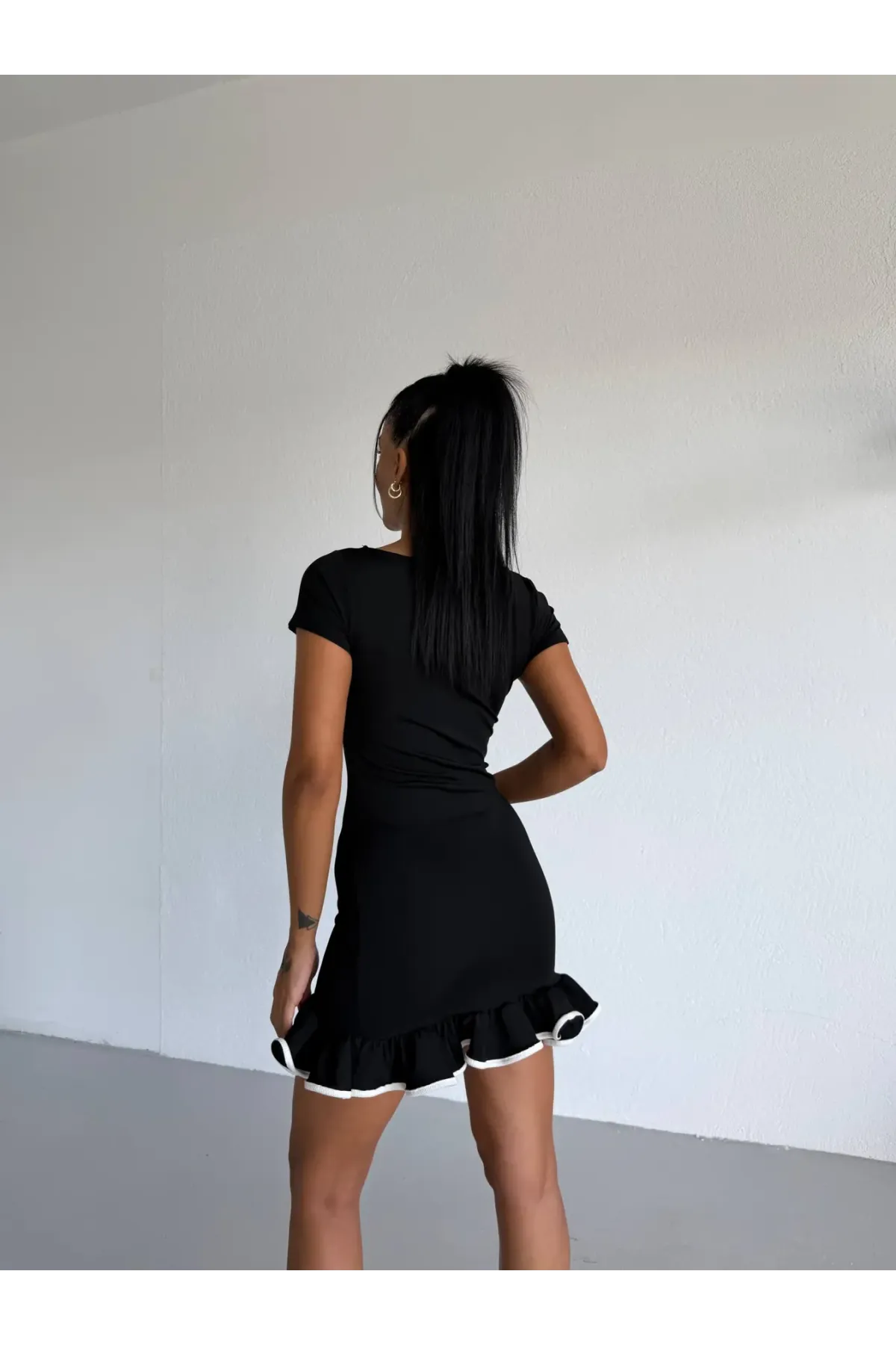 Dalgıç Kumaş Biyeli Kısa Kol Mini Elbise Siyah
