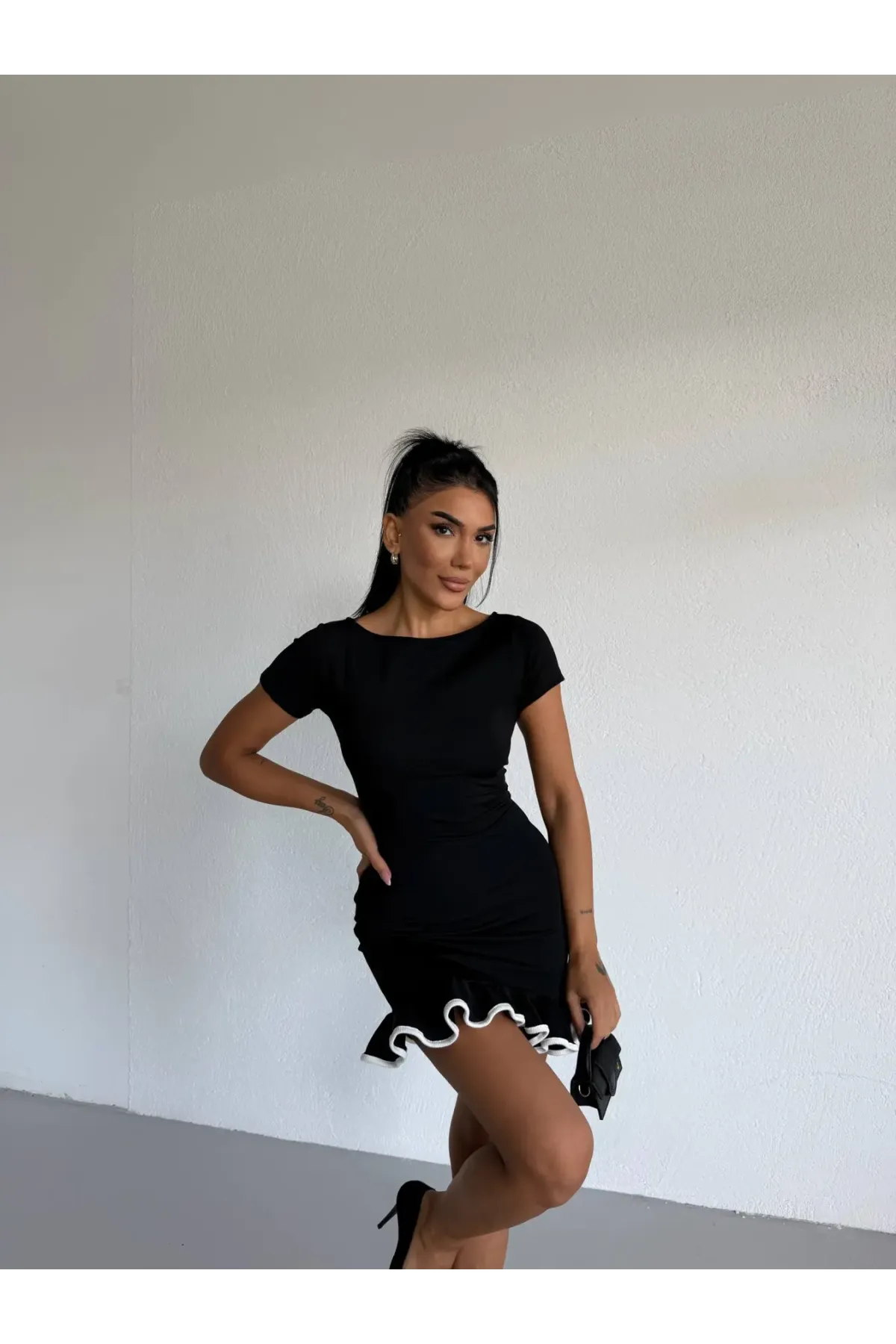 Dalgıç Kumaş Biyeli Kısa Kol Mini Elbise Siyah