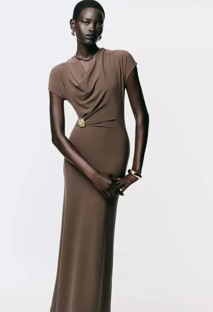 Drape Detaylı Akseuarlı Elbise Kahve