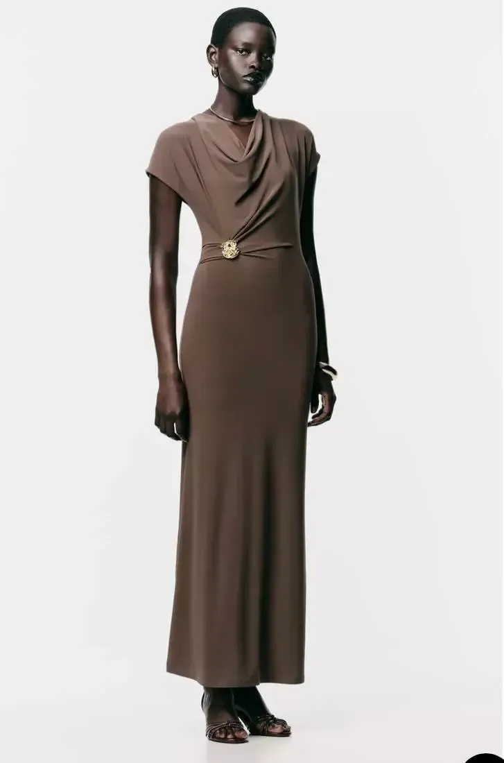 Drape Detaylı Akseuarlı Elbise Kahve