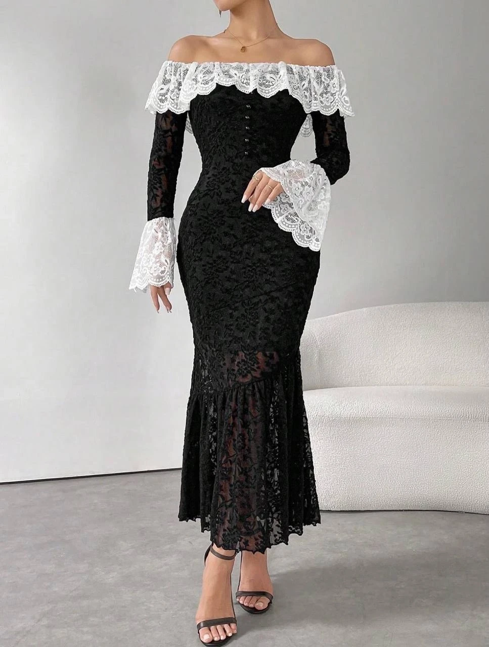 Full Astarlı Güpür Dantel Drapeli Elbise