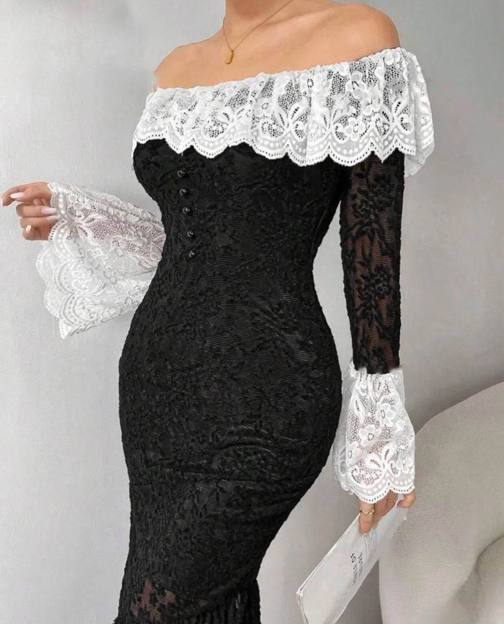 Full Astarlı Güpür Dantel Drapeli Elbise