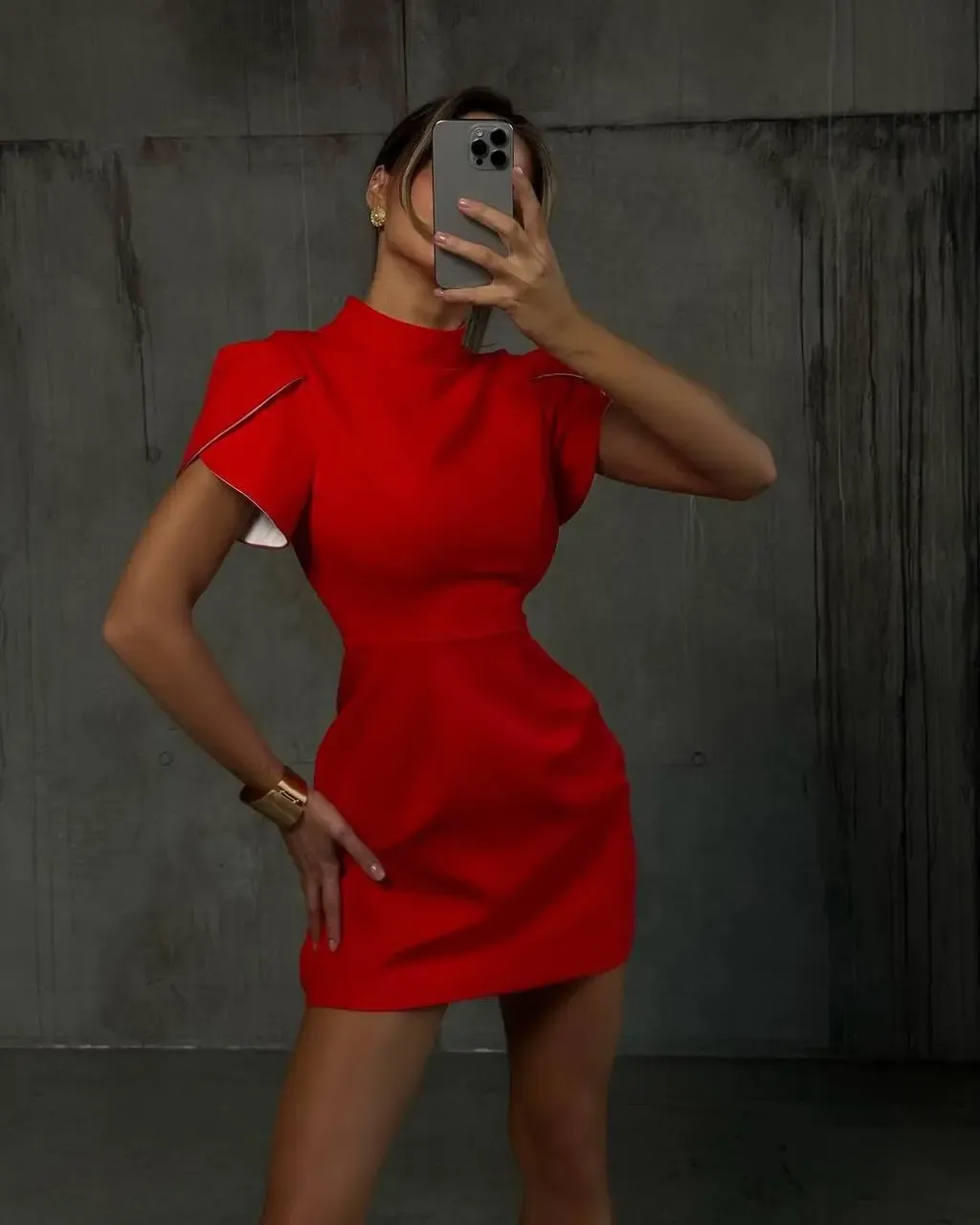 İthal Double Atlas Kumaş Fermuarlı Sırt Detay Mini Elbise Kırmızı