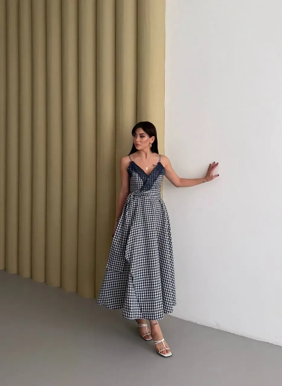 Kadın Ekose Dantelli Sırt Gipeli Elbise Siyah