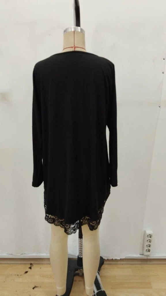 Uzun Kollu Bisiklet Yaka Asimetrik Kesim Detaylı Dantelli Viskon Bluz