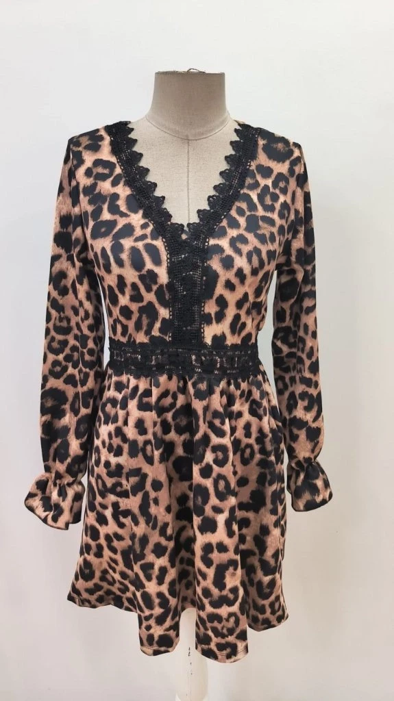 Uzun Kollu V Dantel Yakalı Leopar Desenli Modal Mini Elbise