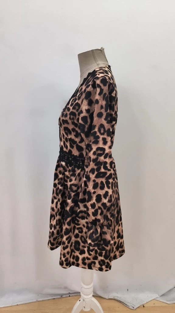 Uzun Kollu V Dantel Yakalı Leopar Desenli Modal Mini Elbise